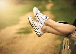 Βαριά και κουρασμένα πόδια, ένα συχνό πρόβλημα που αντιμετωπίζεται με την Προηγμένη Ομοιοπαθητική.